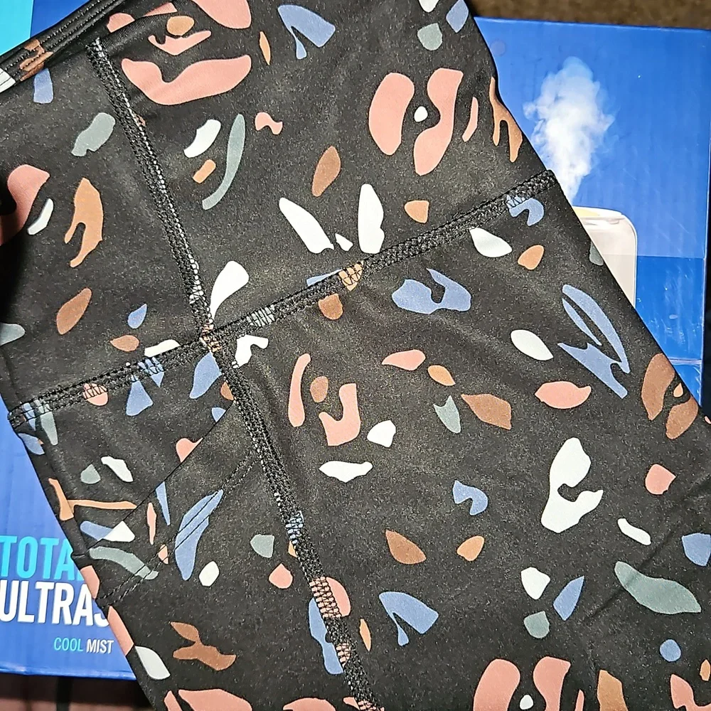 Avia Core Performance Leggings NWT Sz Medium High Rise Pockets